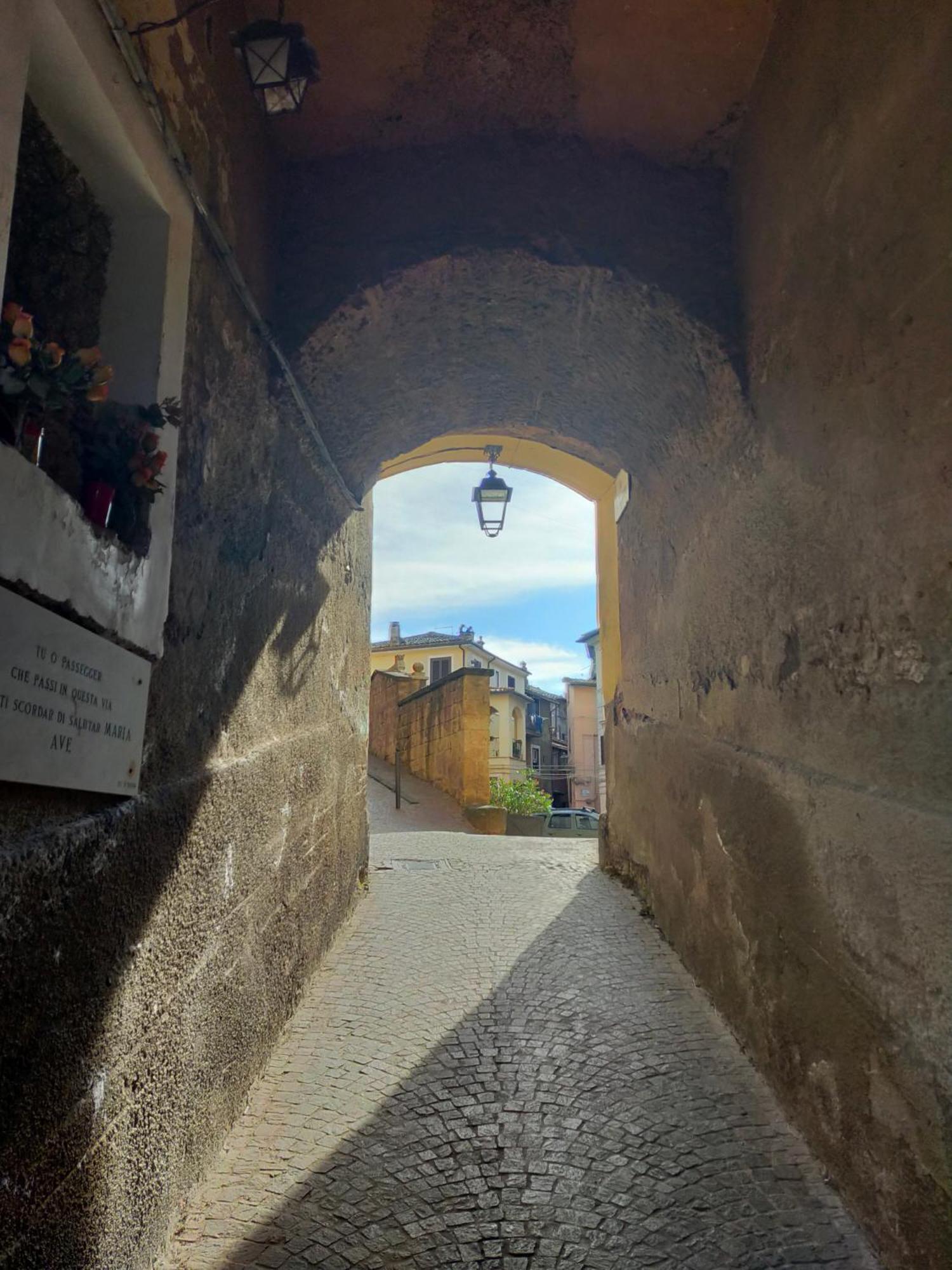 Borgo Vecchio Apartment Carbognano Luaran gambar