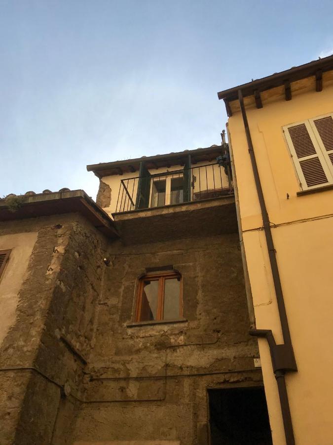 Borgo Vecchio Apartment Carbognano Luaran gambar